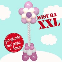 totem con palloncini rosa a forma di fiore