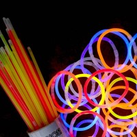 braccialetti luminosi fluo da 100 pezzi