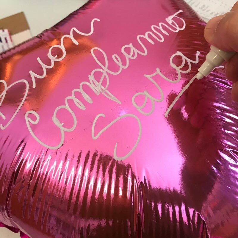 dedica su palloncino